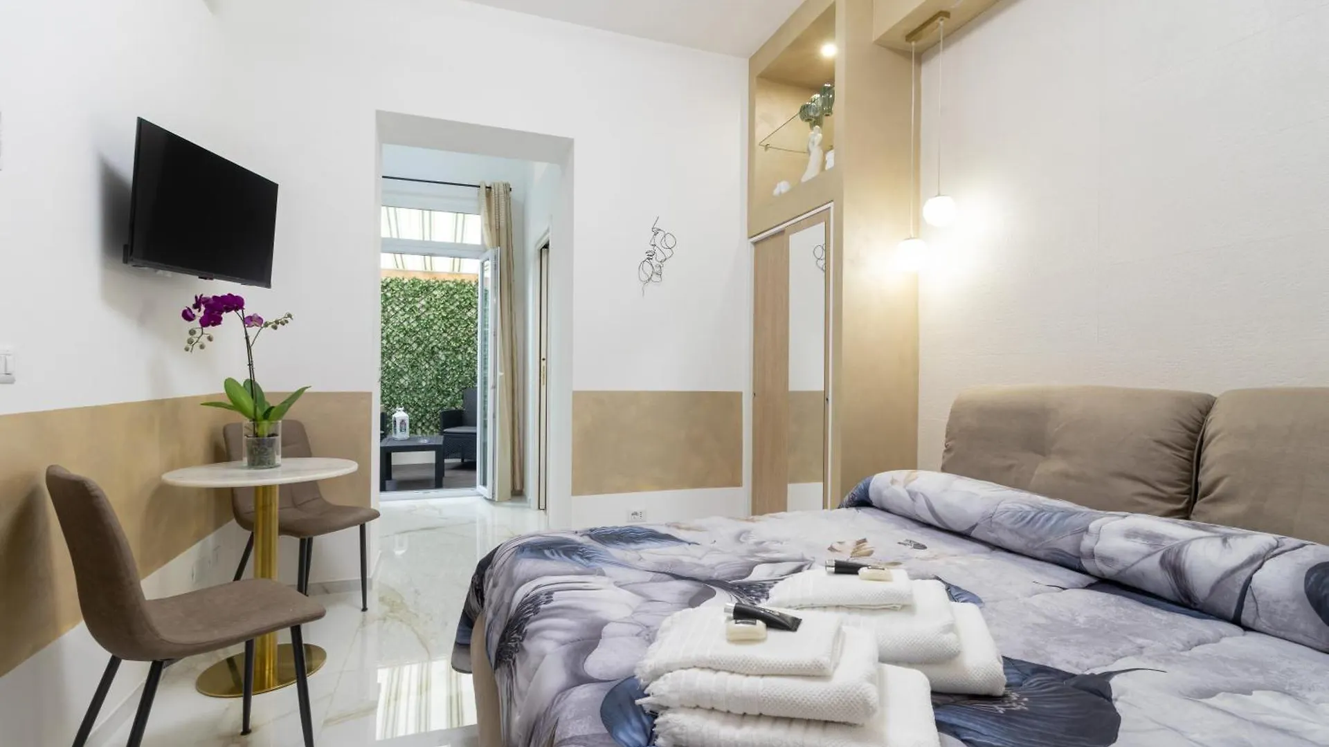 Eralight21 Apartments Bari